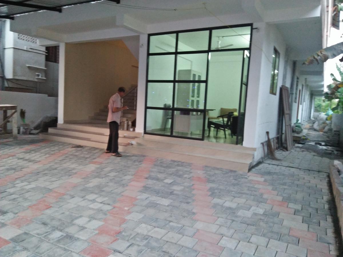 Metro Mens Hostel Kochi Eksteriør billede